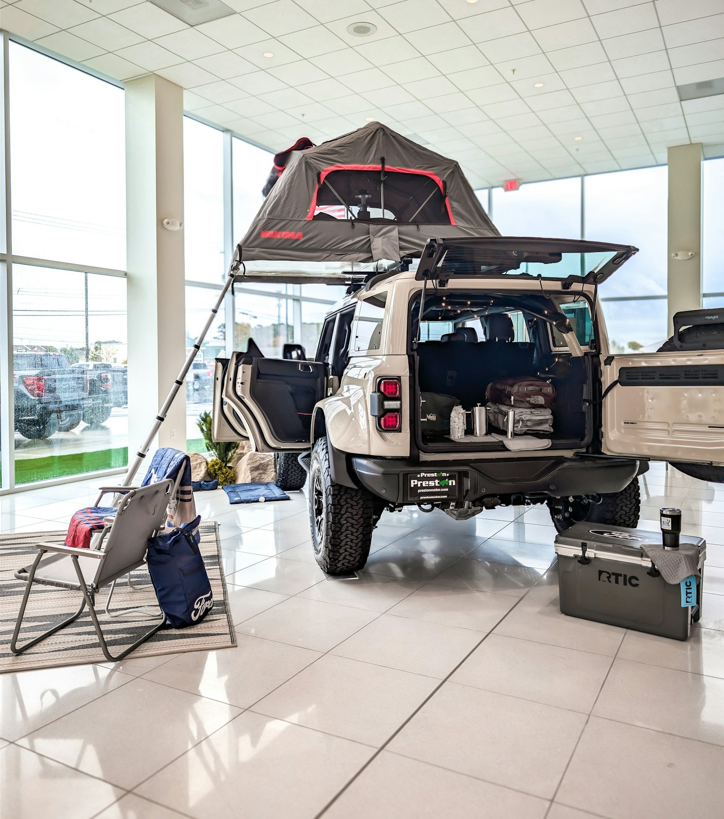 Overlanding vs. Camping: What’s the Difference?